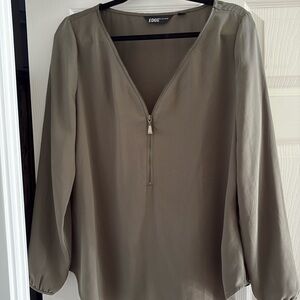 Green blouse with bronze zipper